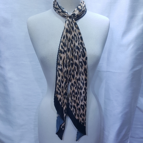 Scarf - Picture 2 of 3